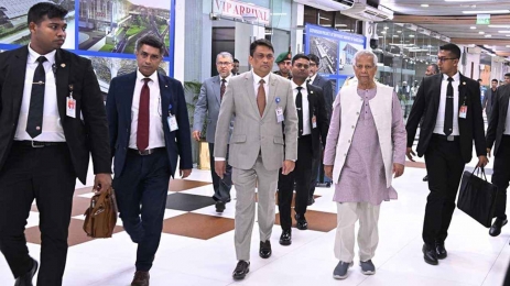 কাতারের উদ্দেশ্যে ঢাকা ছাড়লেন প্রধান উপদেষ্টা