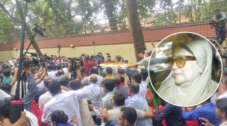  ফিরোজায় পৌঁছেছেন খালেদা জিয়া
