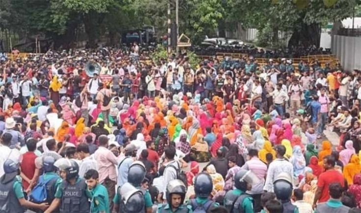  পোশাক শ্রমিকদের ‘মার্চ টু যমুনা’: পুলিশের বাধা