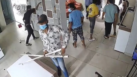 চট্টগ্রামে চাঁদাবাজি ও লুটের ঘটনায় গ্রেপ্তার ৮