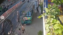 কাজে যাওয়ার পথে বাসের ধাক্কা, প্রাণ গেল দুই পোশাকশ্রমিকের