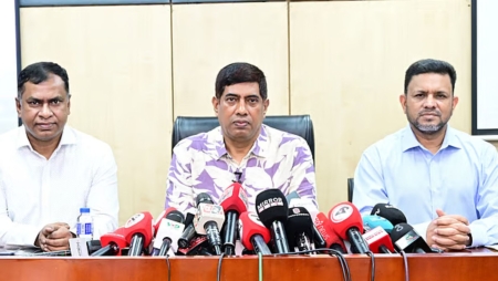 বিশেষজ্ঞ চিকিৎসকদের তথ্য সংগ্রহ করে চাঁদা দাবি, ডিবির হাতে গ্রেপ্তার ৪