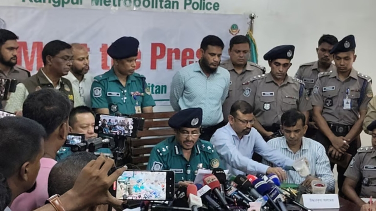 ইয়াবা সেবনে বাধা, একই পরিবারের চারজনকে হত্যার অভিযোগ: আটক ২