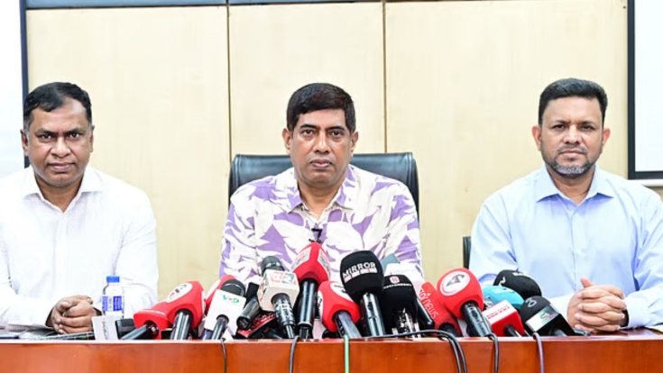 বিশেষজ্ঞ চিকিৎসকদের তথ্য সংগ্রহ করে চাঁদা দাবি, ডিবির হাতে গ্রেপ্তার ৪