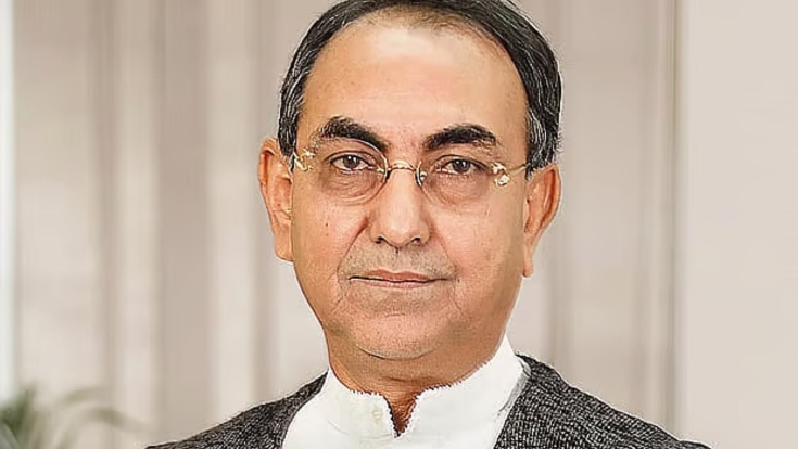 এক দিনে ১৫ দুর্নীতি মামলা থেকে খালাস পেলেন মির্জা আব্বাস