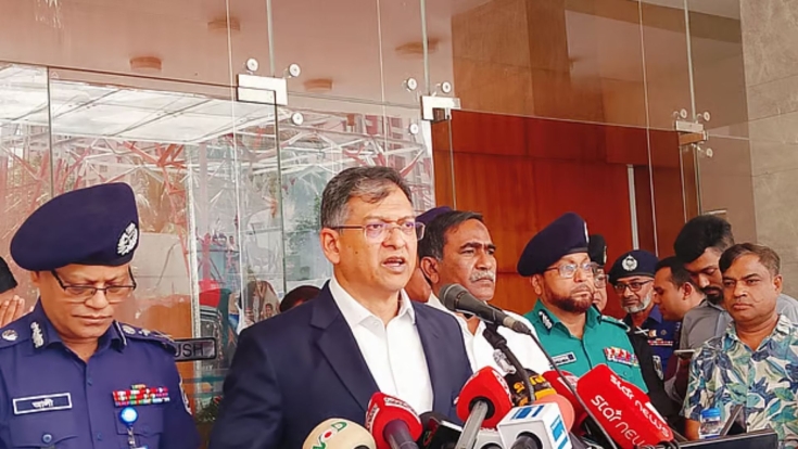 লুট হওয়া অস্ত্র উদ্ধারে তথ্য দিলে ১০ হাজার থেকে ২ লাখ টাকা পুরস্কার: স্বরাষ্ট্রমন্ত্রী