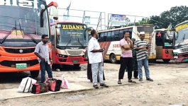 বাস ভাঙচুর ও শ্রমিকদের ওপর হামলার প্রতিবাদে জামালপুরে অনির্দিষ্টকালের ধর্মঘট