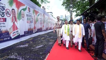 পশ্চিমবঙ্গে মুখ্যমন্ত্রীর উপস্থিতিতে ধ্বংস প্রায় ২ লাখ বোতল ফেনসিডিল