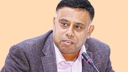 রিজার্ভ ৩২ বিলিয়ন ডলার ছাড়ালেও পুরোপুরি স্বস্তির সুযোগ নেই: এম মাসরুর রিয়াজ