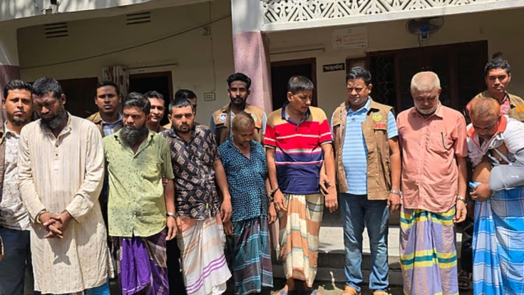 রাজশাহীতে জুয়েলার্সে চুরি: আড়াই মাস পর ২৬ ভরি সোনা ও ২৫ লাখ টাকাসহ ৮ জন গ্রেপ্তার
