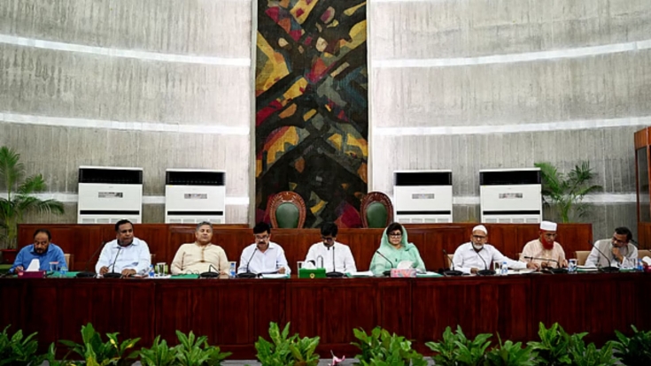 বেশি সার সরবরাহের দাবি, তবু বিভিন্ন এলাকায় সংকটের অভিযোগ