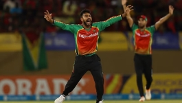 ফাইনালে উঠতে পারলেন না মিরাজ, হেটমায়ারের সেঞ্চুরিও হলো বৃথা