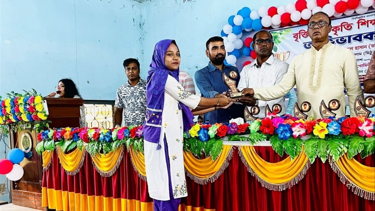 ব্রাইট স্টারের সংবর্ধনায় মেধাবীদের মিলনমেলা, উৎসবমুখর দামুড়হুদা শিল্পকলা অডিটোরিয়াম