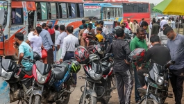 একলাফে জ্বালানি তেলের দাম ২০ টাকা বাড়ানো—বিকল্প কি ছিল?