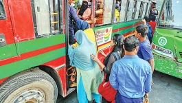 বাসে ৫ থেকে ১০ টাকা বাড়তি ভাড়া আদায়ের অভিযোগ