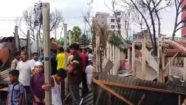কালিয়াকৈরে দুই কলোনিতে আগুন, পুড়েছে ২৩ কক্ষ ও ৫ দোকান