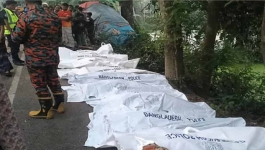 নাটোরে বাস-ট্রাক সংঘর্ষে নিহত ১৪, আহত ৩২